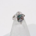Anello con opale e diamanti